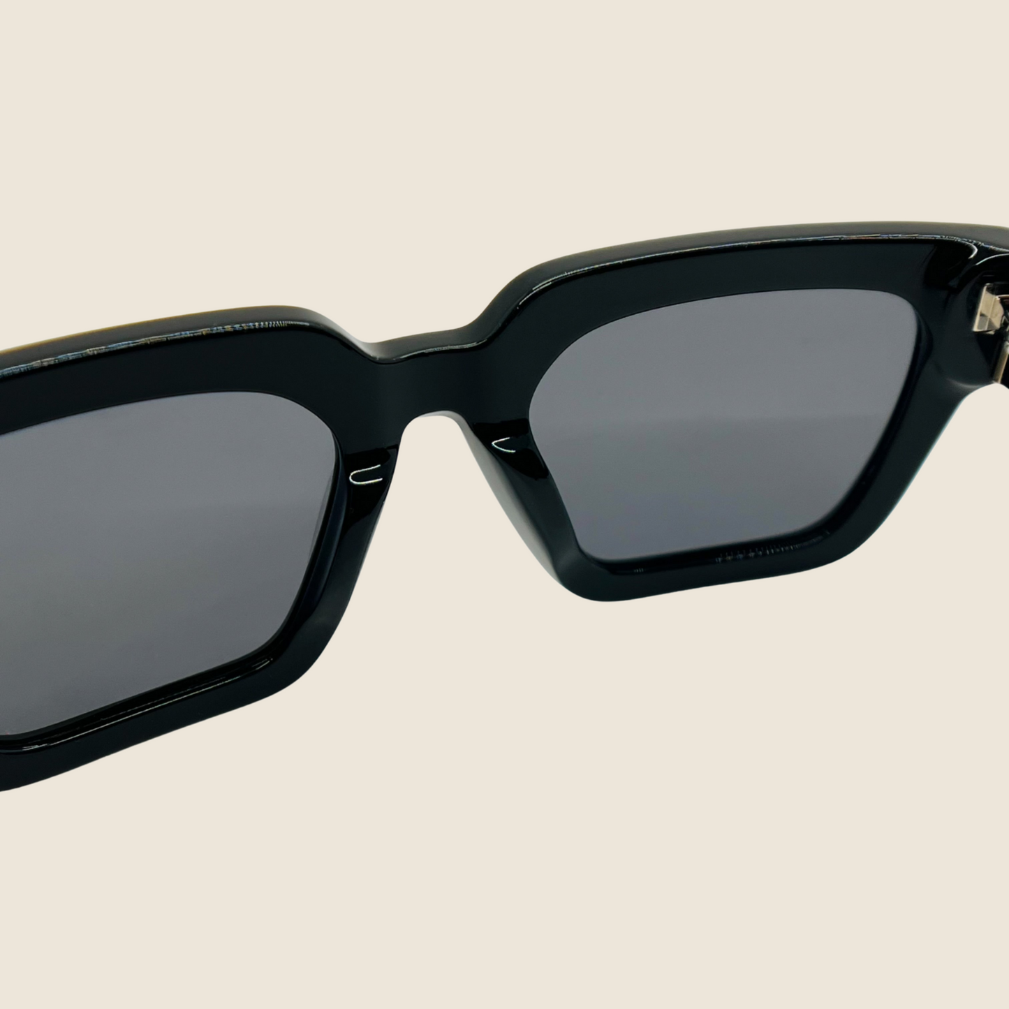 The Zeus Black (POLARIZED)